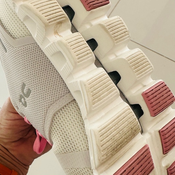 On Cloud Push Sneakers - Picture 3 of 8